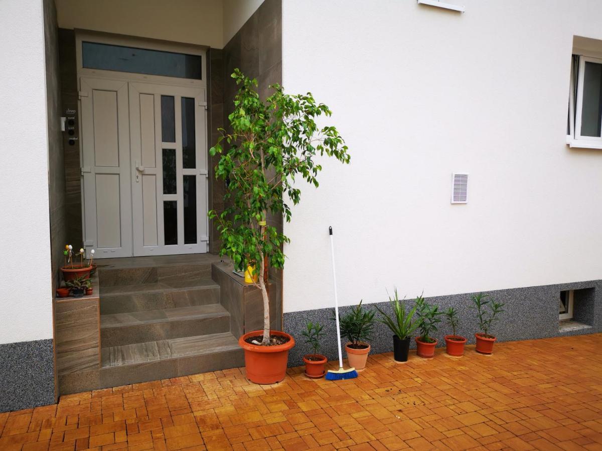Apartmany Za Sakurou Hodonin Exterior photo